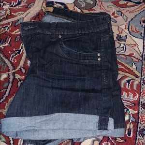 STS Dark Denim shorts- size 32